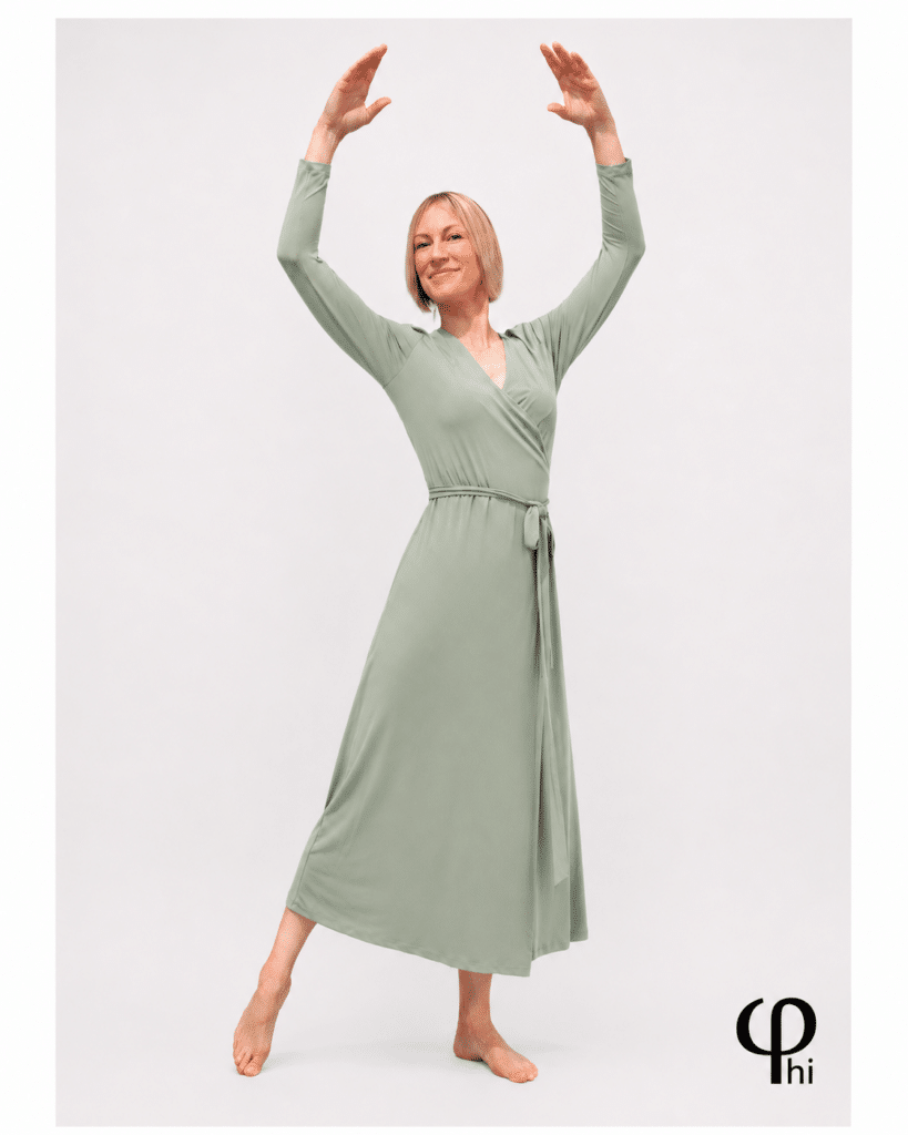 Rian im grünen PHI-Kleid